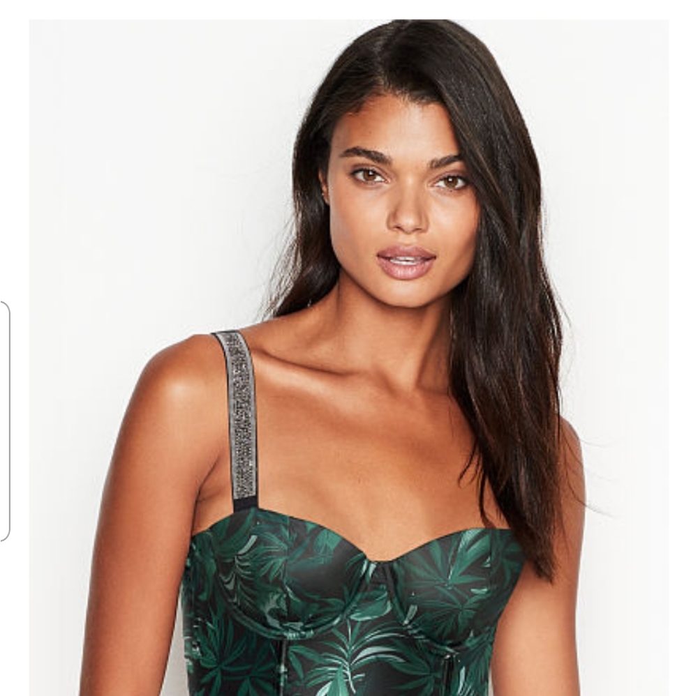 Lightly lined shine strap bra top - Picture 5 of 9